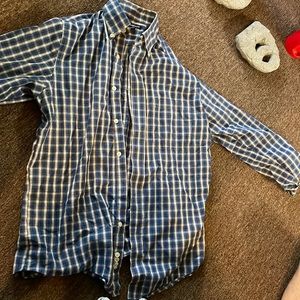 Blue & white flannel shirt.